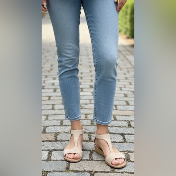 KENNETH COLE Judd Tan Suede T-Strap Demi Wedge Back Zip Buckle Sandals Shoes 8 - Picture 1 of 8